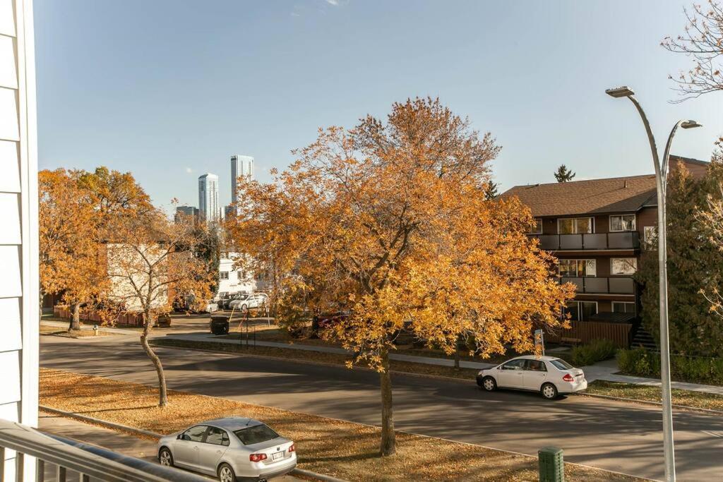 Stylish Close To D/T Free Parking King Bed 2Bed Эдмонтон Экстерьер фото